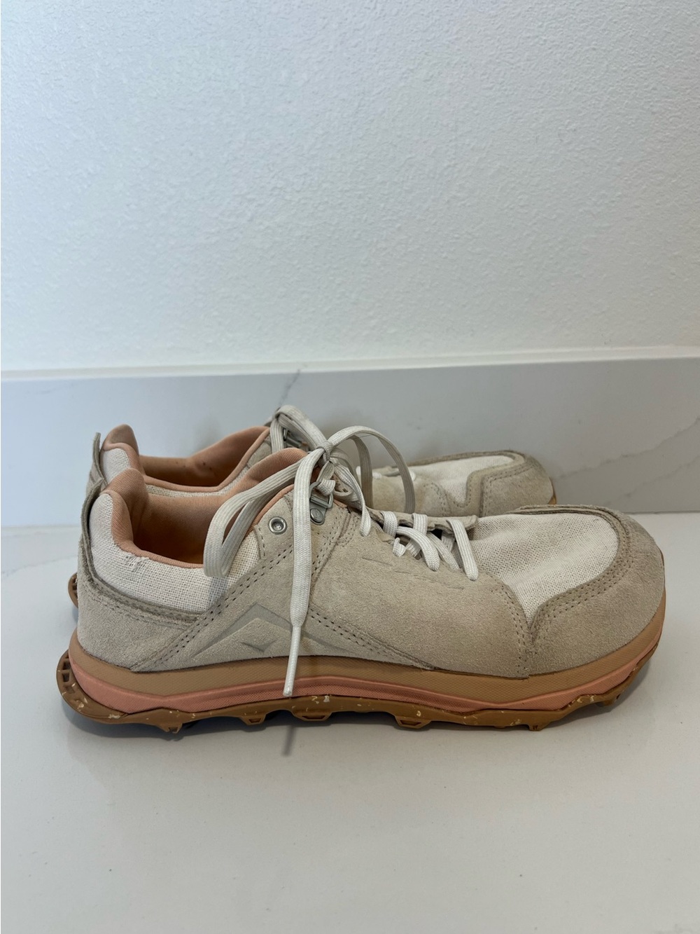 Altra Women’s Beige Suede & Canvas Trail Sneakers size 8.5